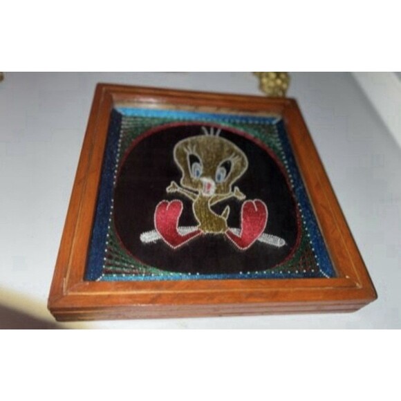 Vintage 70s Tweety Bird Looney Tunes Metallic String Nail Art Wall HangingFramed - Picture 3 of 3